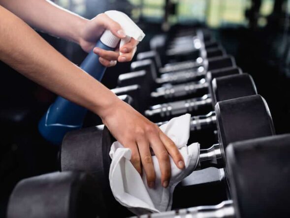 How-to-Maintain-a-Sanitary-Fitness-Center-clean-and-simple-cleaning