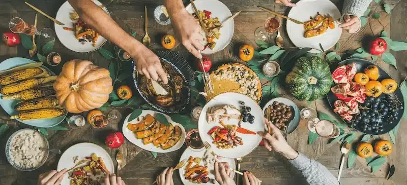 thanksgiving dinner table