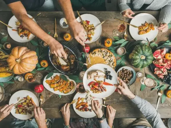 thanksgiving dinner table